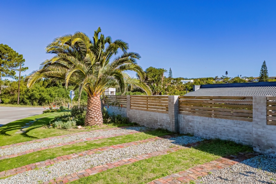 6 Bedroom Property for Sale in Seaside Longships Western Cape